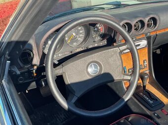 Mercedes-Benz 500 SL z roku 1985 - 17