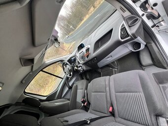 Ford Transit Custom 2.2TDCi 92kw - L2 6míst - tažné zařízení - 17
