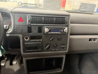 Volkswagen Caravelle 2.5TDI 75kw Nová STK 8 míst - 17