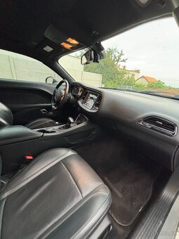 Dodge Challenger SXT PLUS - 17