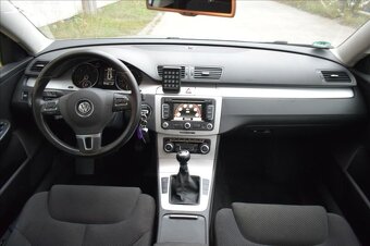 Volkswagen Passat 2,0 TDI COMFORTLINE/2010/FL/ - 17