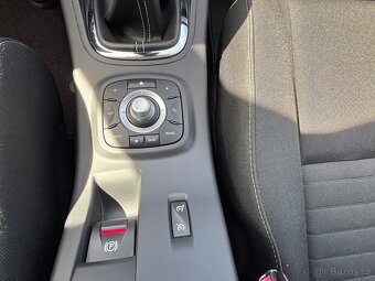 Renault Megane limited combi 1.2i tce 85kw. 2015 1. majitel - 17