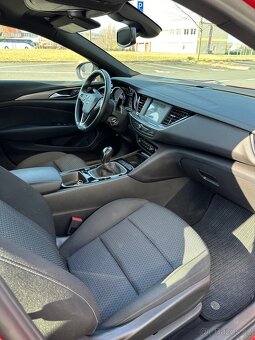 Opel Insignia, rok 2021, 131 tisíc km, odpočet DPH - 17