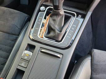 VW Passat B8 Variant 2.0TDI 110kW R-Line - záruka Autodraft - 17