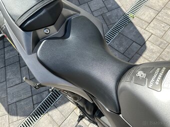 Yamaha YZF-R1 (2013), Akrapovič, 29 600 km – krásný stav - 17