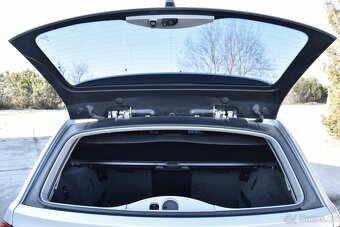 BMW e91 320d 120 kW 6st, DKLIMA, VÝHŘEV, TEMPOMAT, ALU17 - 17