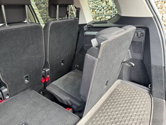 Volkswagen Touran 1,5 TSI/110kW DSG R-Line 7míst - 17
