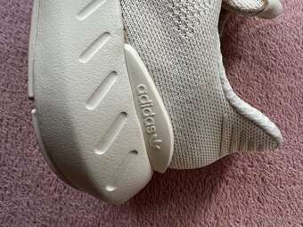Adidas Swift Run 22 Decon Shoes Womens 38 2/3 - 17