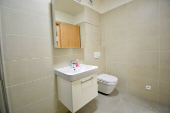 Pronájem bytu 1+kk, Slavonínská, Olomouc, 15 500 Kč/měs, 41  - 17