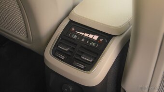 Volvo XC90, B5 2,0/173kW AWD ČR DPH 7.Míst - 17