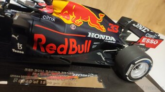 Max Verstappen 1:18 s figurkou - víťaz Monaco - 17