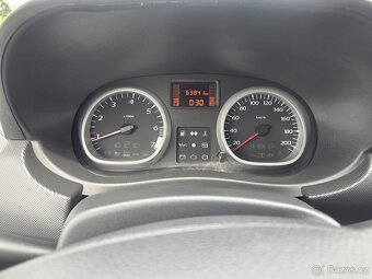 Dacia Duster 4WD 1.6i 77kw jen 63.841km 4x4 tažné zařízení - 17