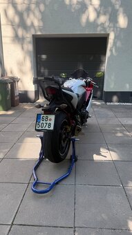 Honda CBR600f - 17