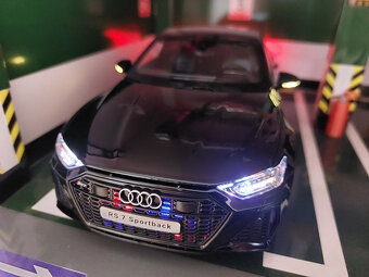 model auta Audi RS7 Sportback + dialkové +svetlá 1:18 - 17