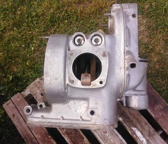 Motor kolo převodovka diferenciál blatník výfuky - 17