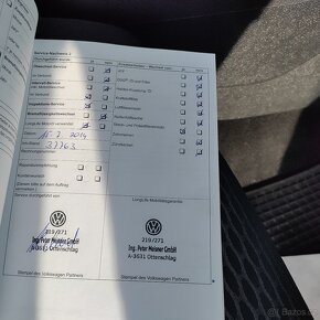 Volkswagen Golf, KRASNY,105TKM,SERVISKA,VYBAVA - 17