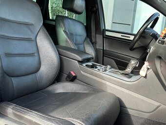 Volkswagen Touareg 2012 - 17