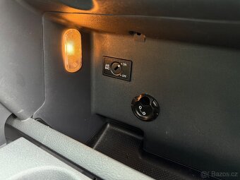 Volkswagen Touran 1,4 TSI 103kW DSG TREND TOP STAV - 17