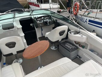 REGAL 2250 5.7MPI kajutový motorový člun - 17