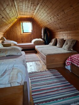 Prodej útulné chaty s bazénem, zahradou a pergolou - 17