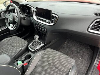 Kia Ceed SW 1.5 T-GDI - 17