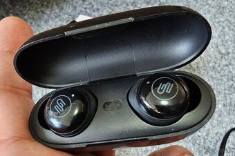 Přenosný bezdrátový reproduktor JVC XS-E622B černý - 17