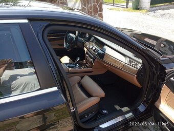 740D xdrive.Zcela nové rft letní pneu Pirelli.Výkon 249kw - 17