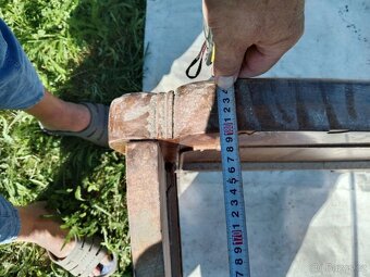 Válendy, skříňky, postele, staroýitmé postele po prababičce - 17