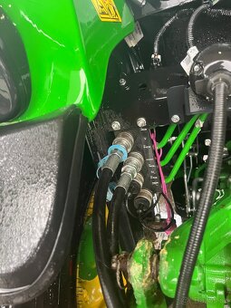 John Deere 4052 R - 17