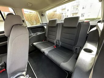 Volkswagen Touran 1.4 TSI 103kW Freestyle Navi Xenony 7 míst - 17