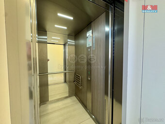 Pronájem bytu 4+kk, 112 m², Praha, ul. Pod dvorem - 17