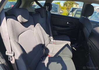 Kia Carens 1.6 GDI Klima, Panorama benzín manuál 99 kw - 17