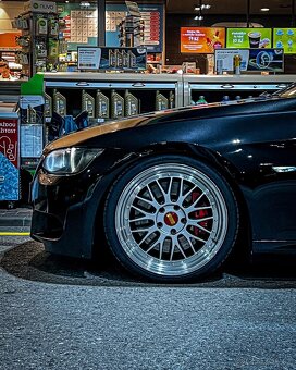 Bmw E93 335i - 17