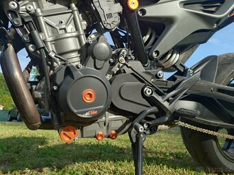 KTM 790 Duke 2023 - 17