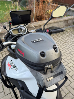 Triumph Tiger 800 2011 - 17