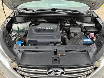 Hyundai Tucson 2.0CRDi 100kW 4x4 ČR 1MAJ NAVI DPH TAŽNÉ - 17