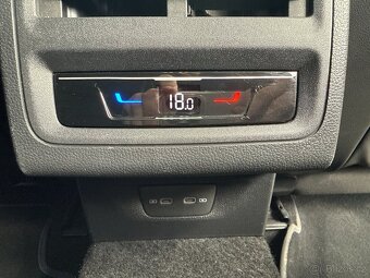 Volkswagen Golf R PERFORMANCE DSG 4x4 2.0 TSI 235 kW - 17