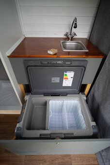 Iveco Daily obytná dodávka - 17