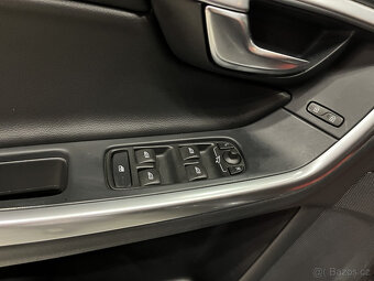 Volvo V60 2.4 D4 AWD 140kW R-Design Momentum 2018 - 17