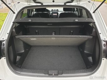 Suzuki Vitara 1.6i 88KW NAVI KAMERA Servis SUZUKI - 17