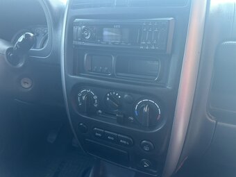 Suzuki Jimny 1.3i 63kW 4x4 - 17