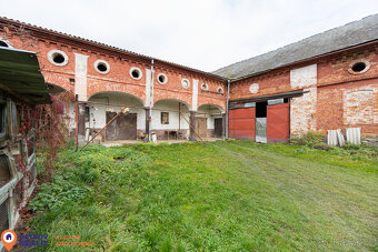 Prodej, rodinný dům se zázemím zemědělské usedlosti, pozemek - 17
