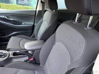 Hyundai i30 fastback 1.5 t-gdi 118 kw / 2022 - 17
