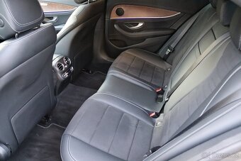 MERCEDES-BENZ E 400D 4MATIC AMG PAKET 243kW - 17