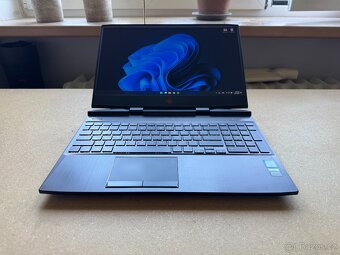 Herní notebook OMEN by HP 15-dc1103nc - 17
