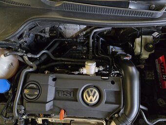 Volkswagen Golf VI 1,4TSi 90kW Highline - 17