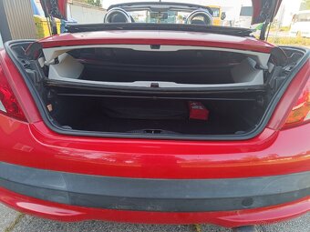 Peugeot 207 CC 1,6 VTi 115Kw, rok 2011, 1. majitel - 17