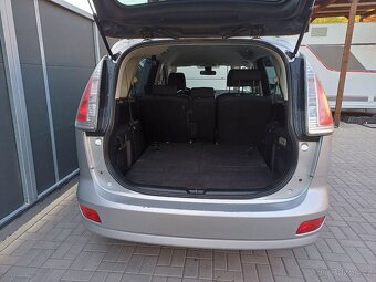 Naftová Mazda 5....7místné - 17