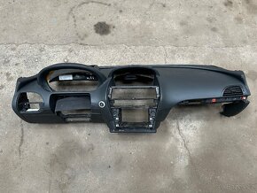 BMW M6 nahradni dily E63 V10 - 17