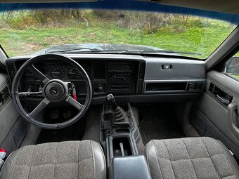 Jeep Cherokee 2.5 Benzín - 17